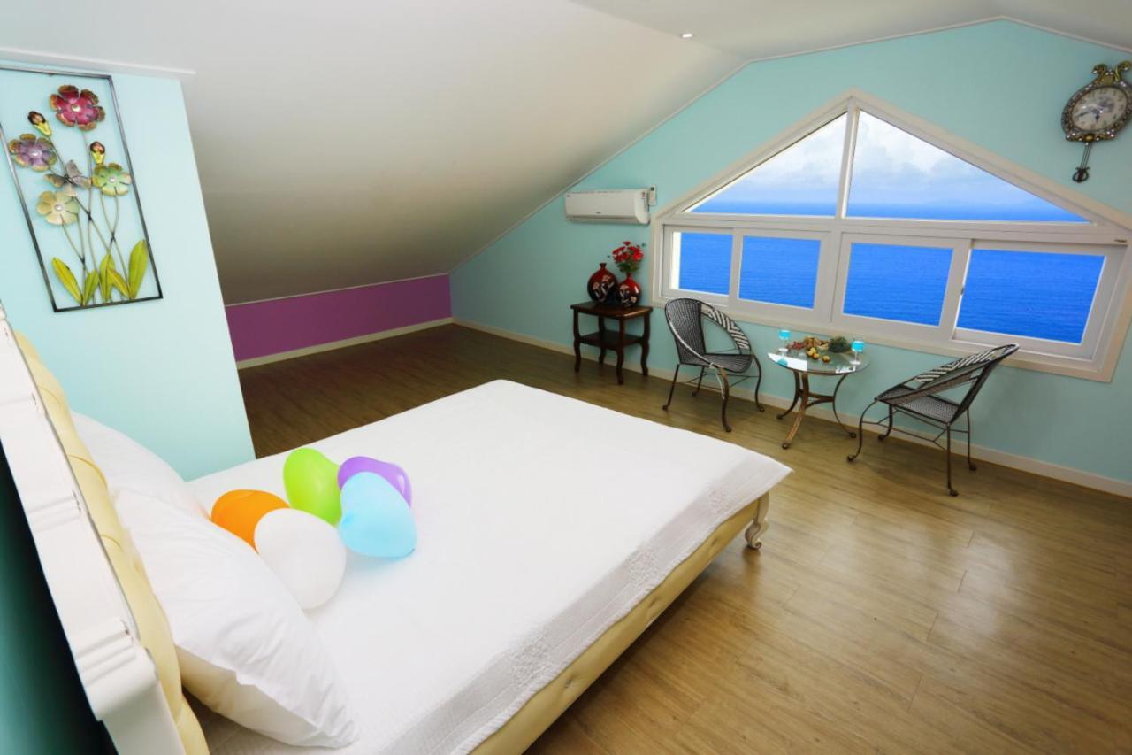 Montmartre Villa Namhae Bagian luar foto