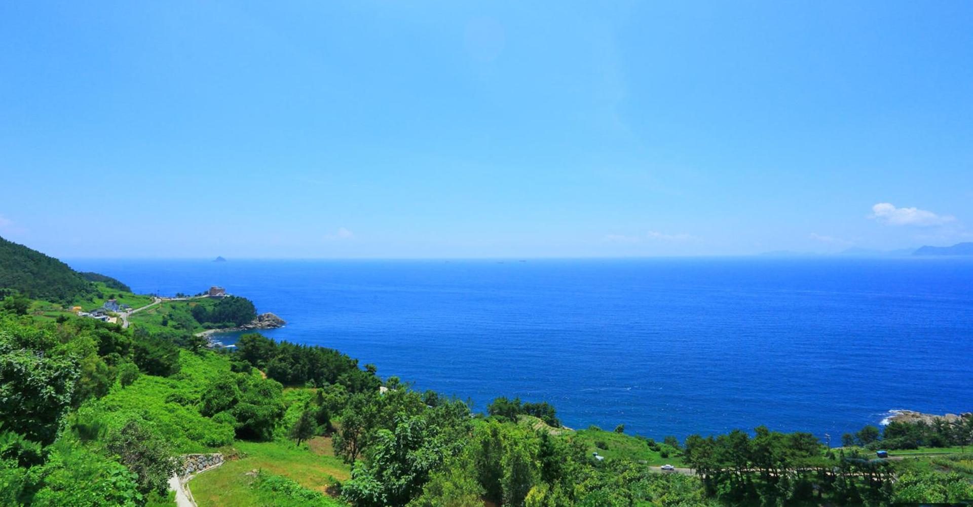 Montmartre Villa Namhae Bagian luar foto