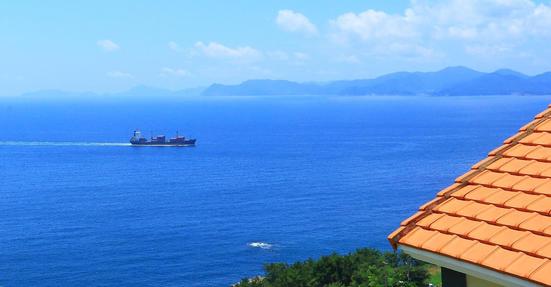 Montmartre Villa Namhae Bagian luar foto