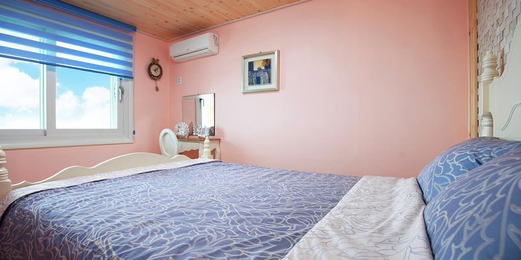 Montmartre Villa Namhae Bagian luar foto