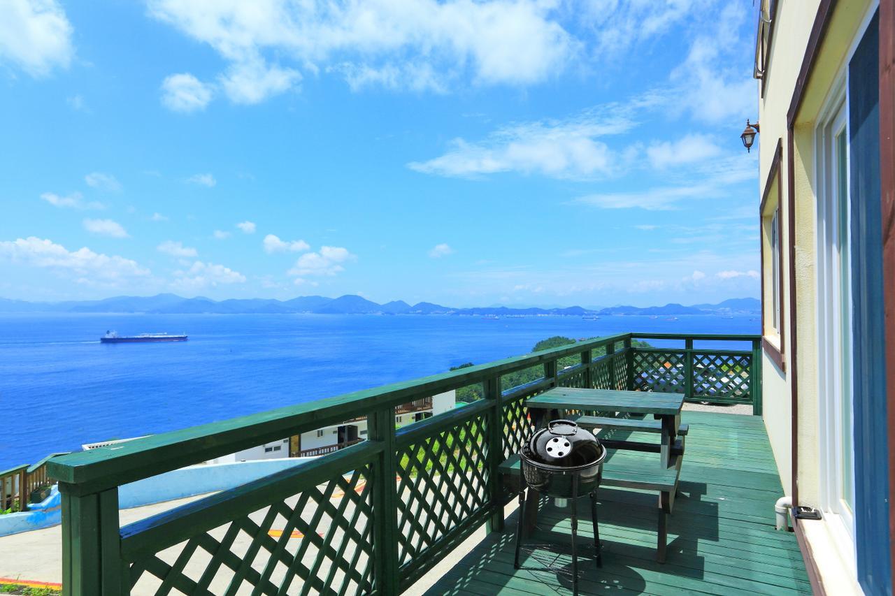 Montmartre Villa Namhae Bagian luar foto